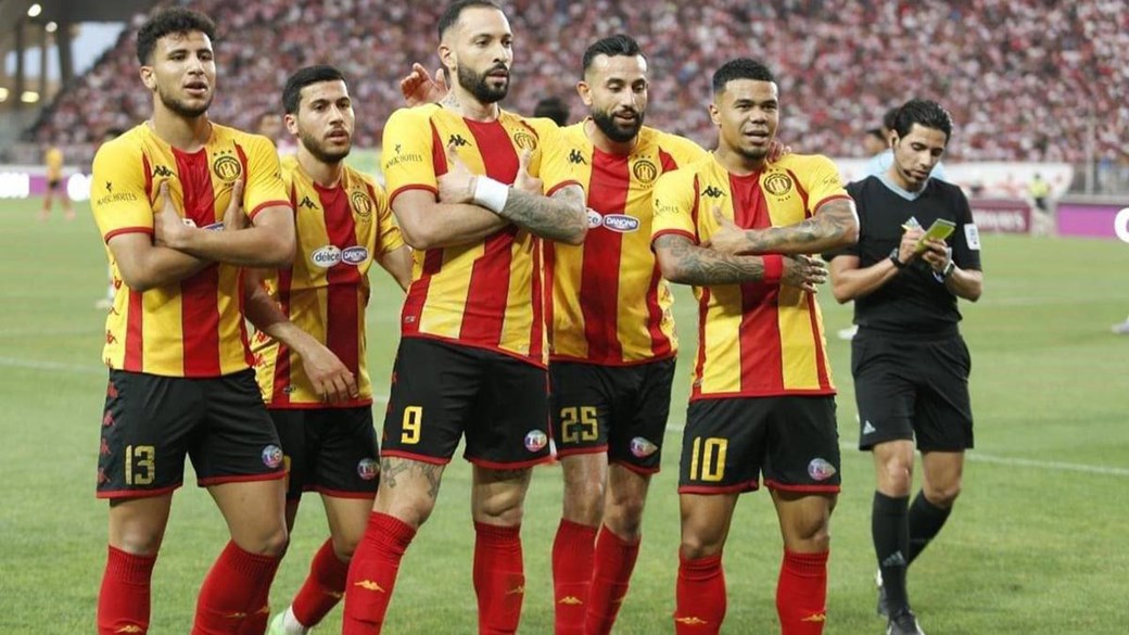 أحمد كاظم ينال الإشادة بعد قيادته ديربي تونس إلى بر الأمان