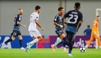 النصر السعودي يتغلب على الزوراء بثنائية في دوري أبطال آسيا