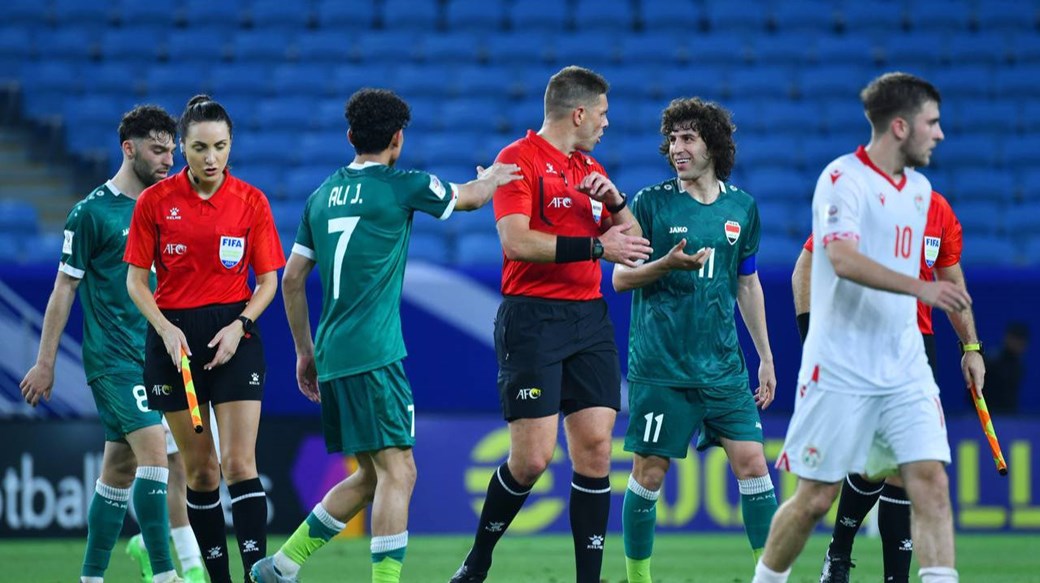 الفيفا يعلن عن حكم مباراة إندونيسيا والعراق في التصفيات المزدوجة