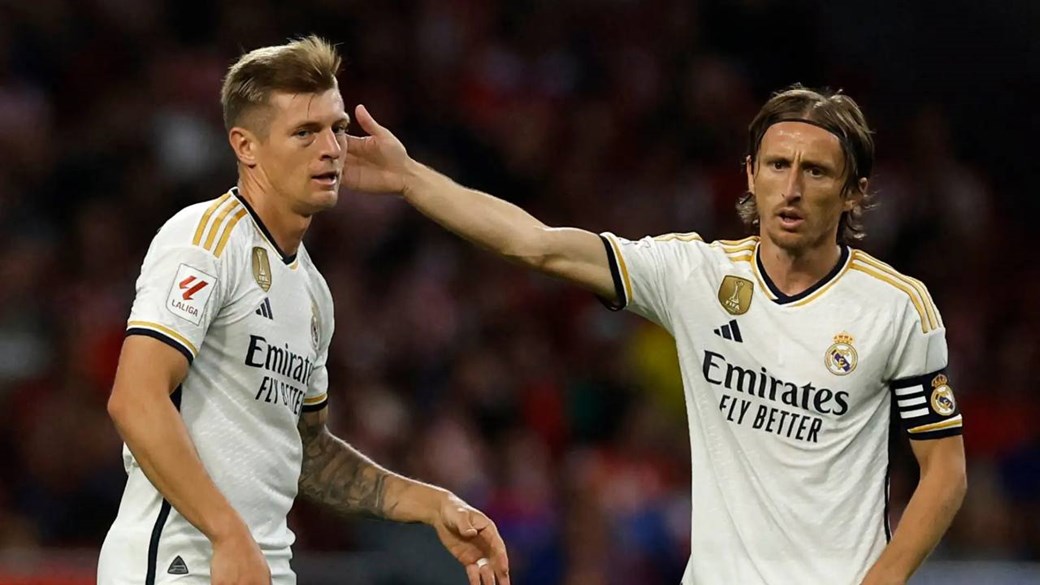 ريال مدريد يؤجل القرار بشأن مستقبل كروس ومودريتش