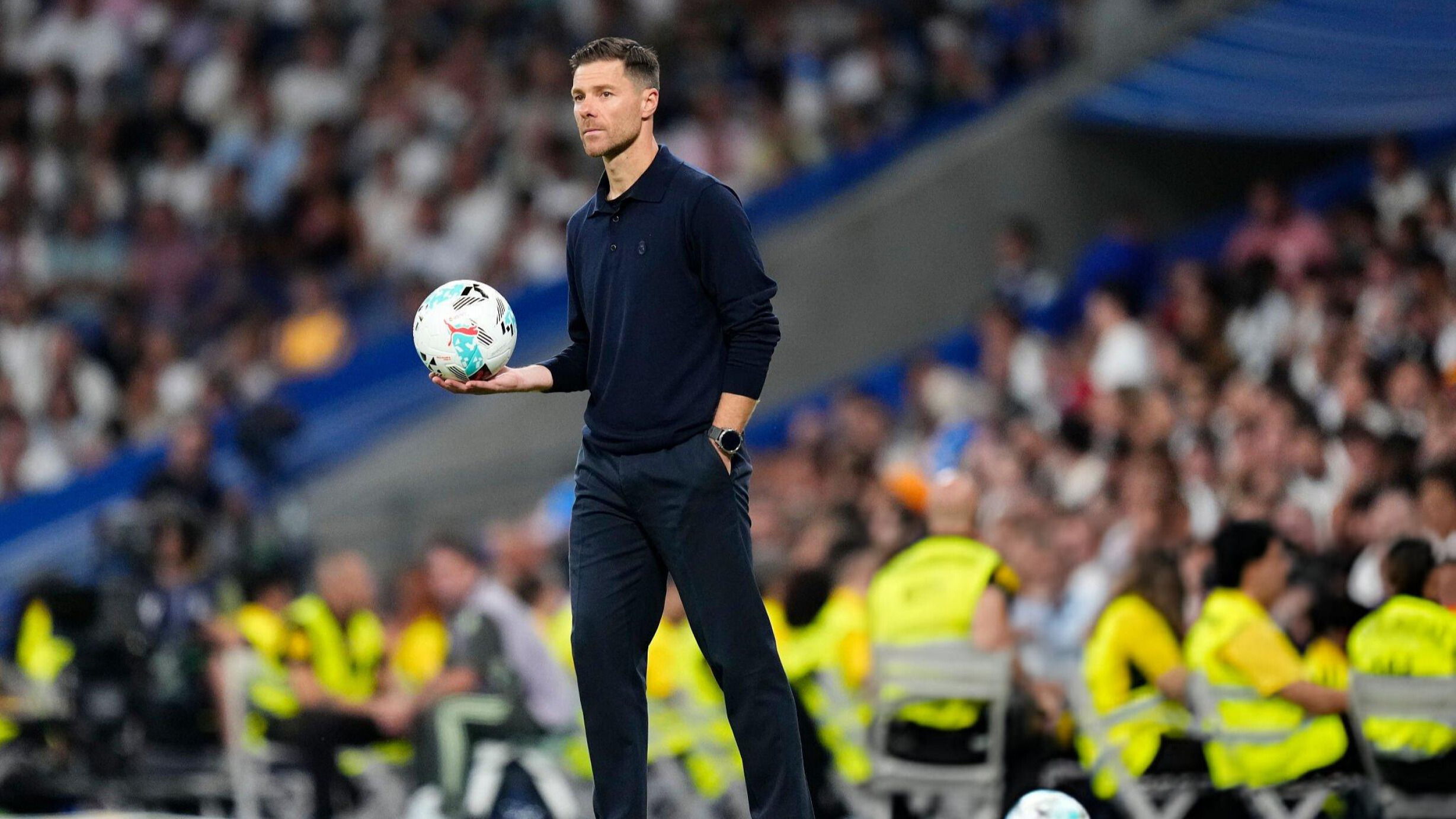 تشابي ألونسو يحصد جائزة أفضل مدرب في الليغا