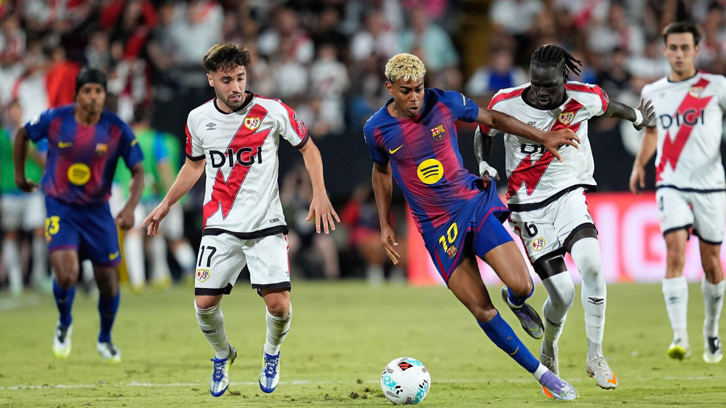 تعادل بطعم الخسارة .. برشلونة يتعثر أمام رايو فاليكانو في الدوري الإسباني