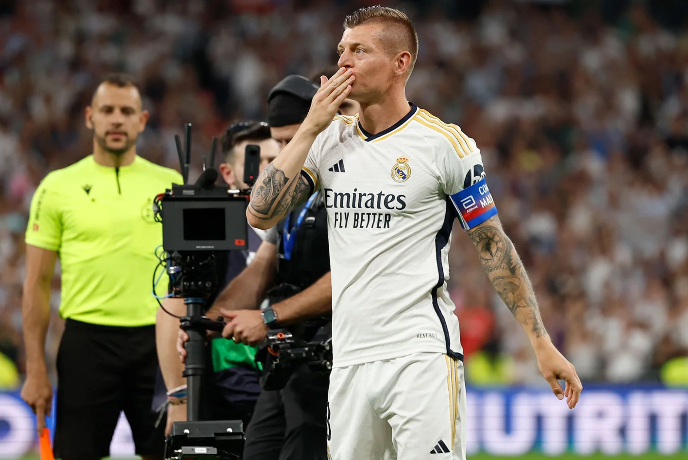 مشاهد عاطفية بينما يلوح توني كروس وداعا لريال مدريد