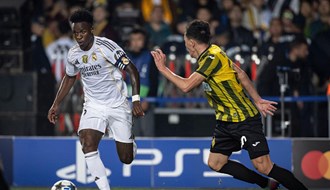 ريال مدريد يكتسح كايرات بخماسية في الجولة الثانية من دوري أبطال أوروبا