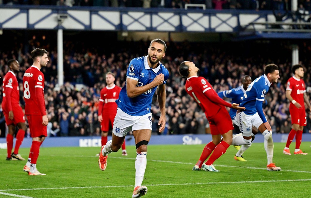 مدينة ليفربول .. زرقاء !