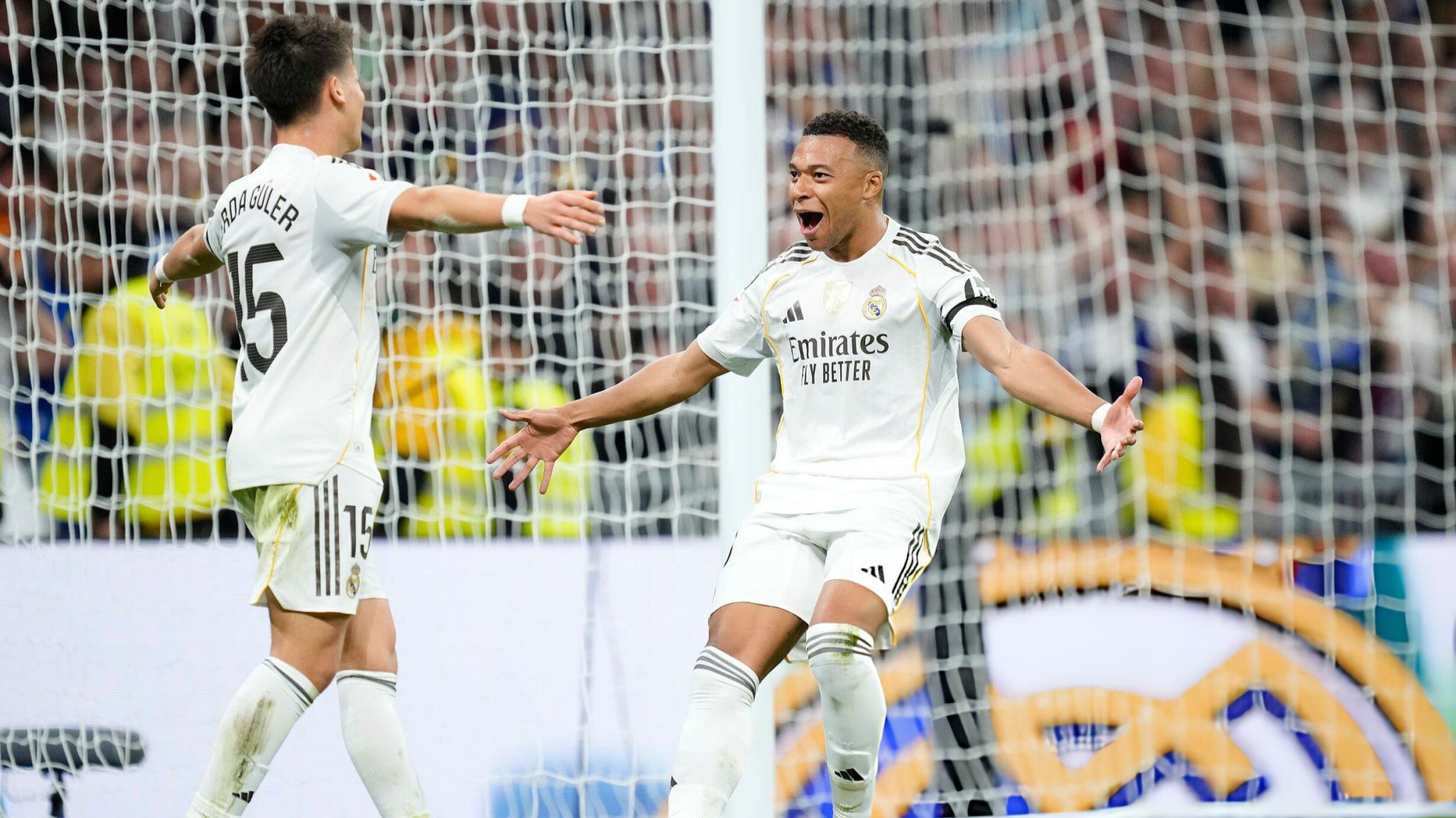 ريال مدريد يكتسح فالنسيا برباعية نظيفة ويواصل صدارة الليغا