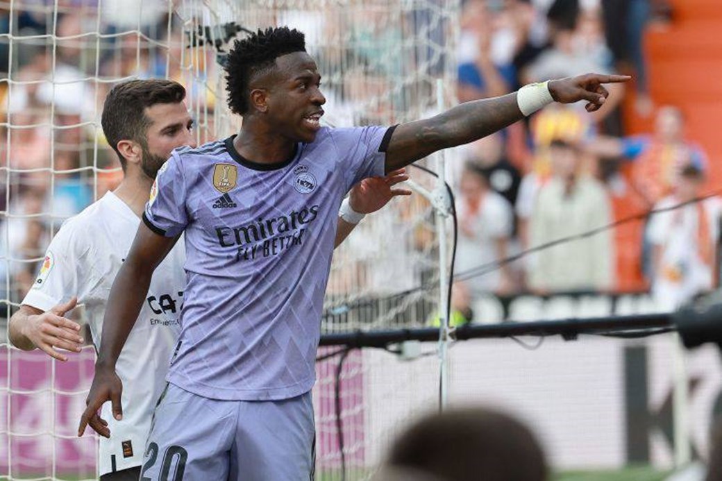 ادانة المعتدين على نجم ريال مدريد فينيسيوس جونيور