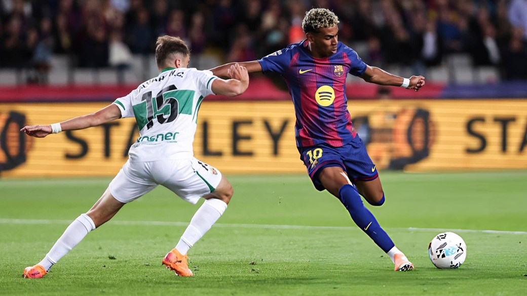 برشلونة يتجاوز إلتشي بثلاثية ويواصل مطاردة ريال مدريد في الليغا