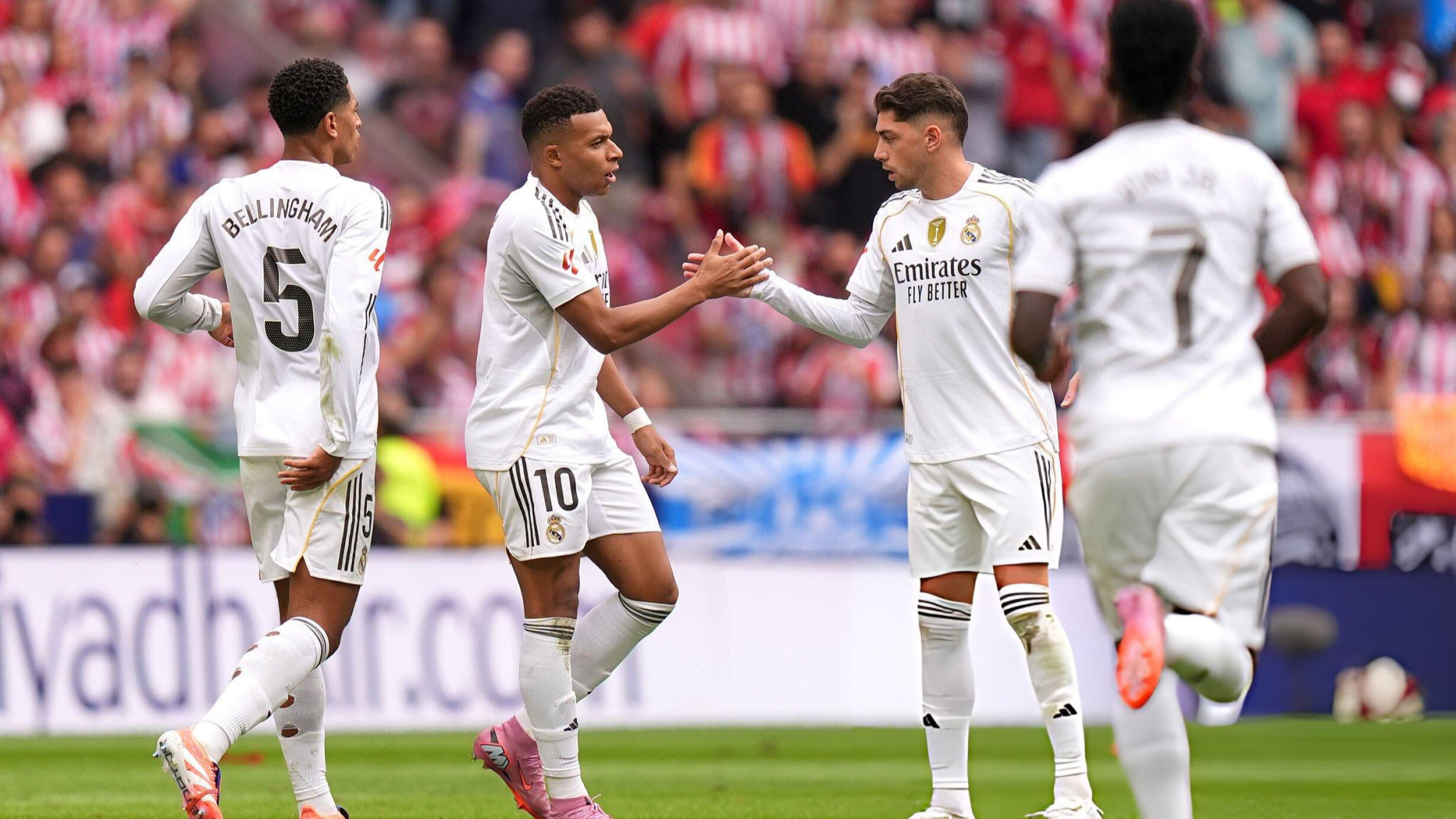 أتلتيكو مدريد يلقّن ريال مدريد درسًا قاسيًا بخماسية في ديربي مثير