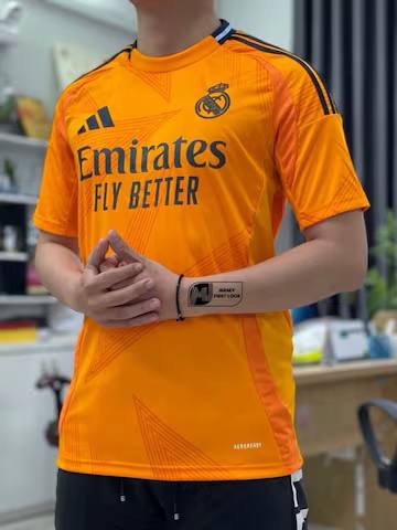 تسريب قمصان ريال مدريد الثلاث لموسم 2024-2025