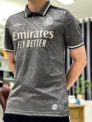 تسريب قمصان ريال مدريد الثلاث لموسم 2024-2025