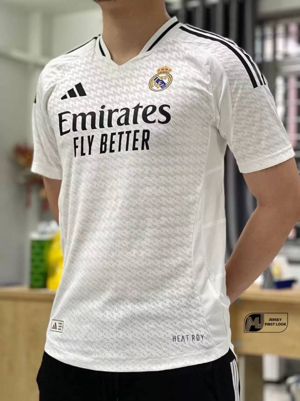 تسريب قمصان ريال مدريد الثلاث لموسم 2024-2025
